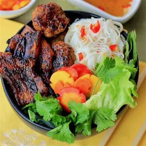 How to Make Perfect Rice Paper Rolls at Home